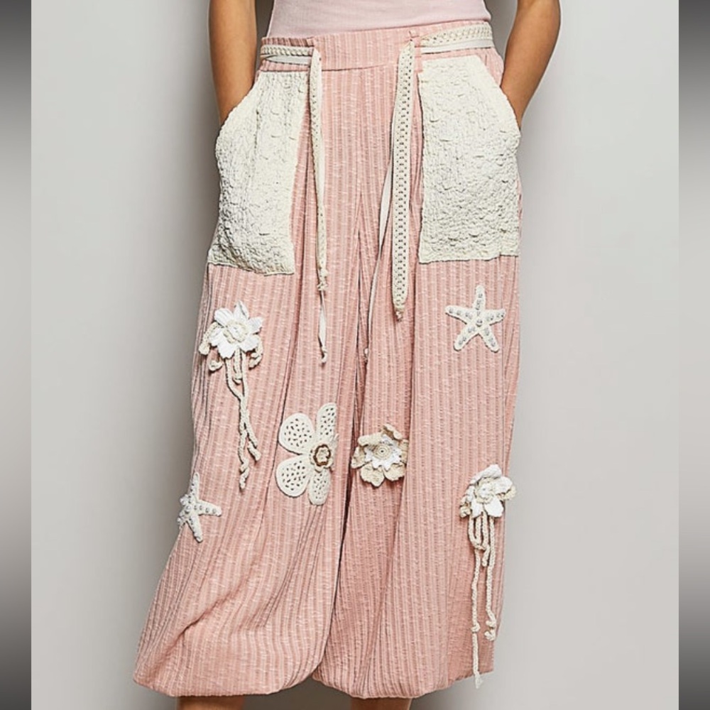POL pants Pink Ribbed Jogger with Cream Crochet Patches joggers womens small new